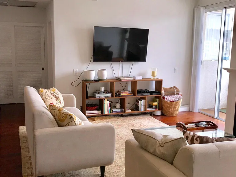 8349 Blackburn Ave #302 — Photo 266