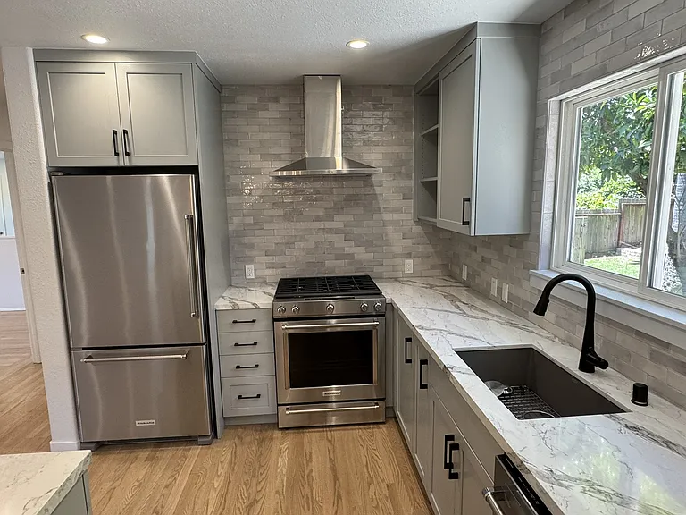 Newly Remodeled Kitchen