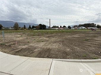 2nd image of 413 W 4th Street