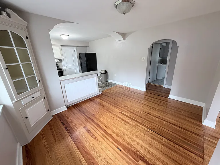 143 E Lincoln Ave — Photo 9