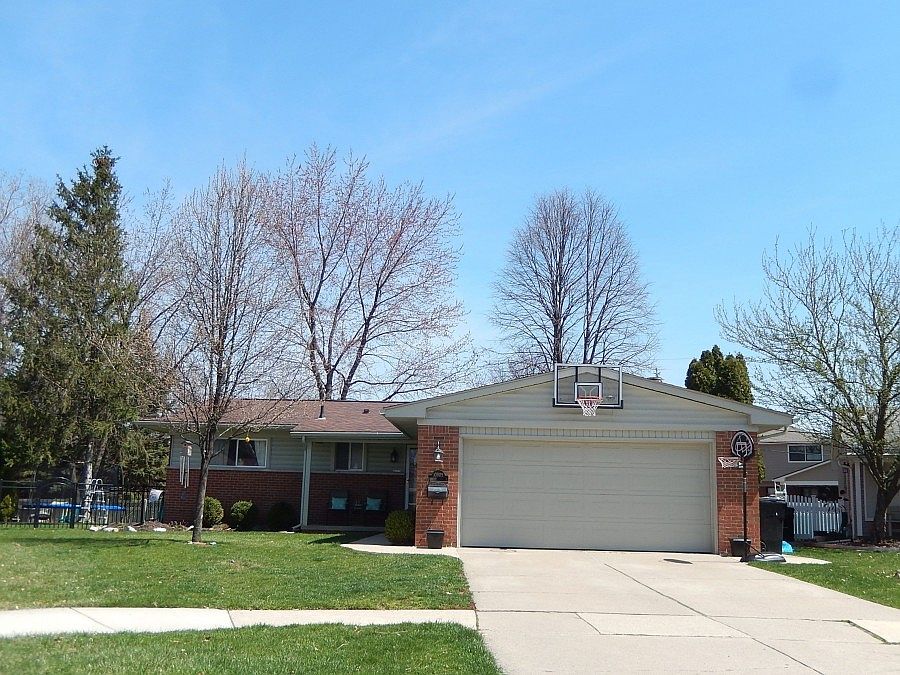 1st image of 10805 Buckingham Ct