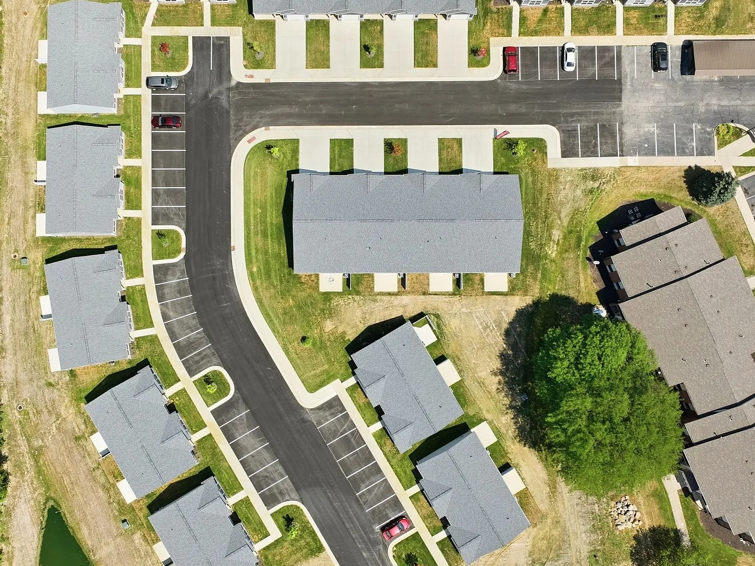 Deerfield Apartments, Duplexes, and Townhouses. — Photo 4
