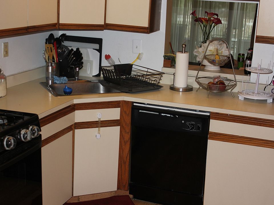 2nd image of 199 Lindsey Ct #272