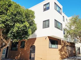 1700 Waller Street, 05