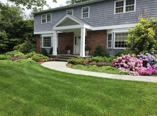 17 Wedgewood Ct, Glen Head, NY 11545
