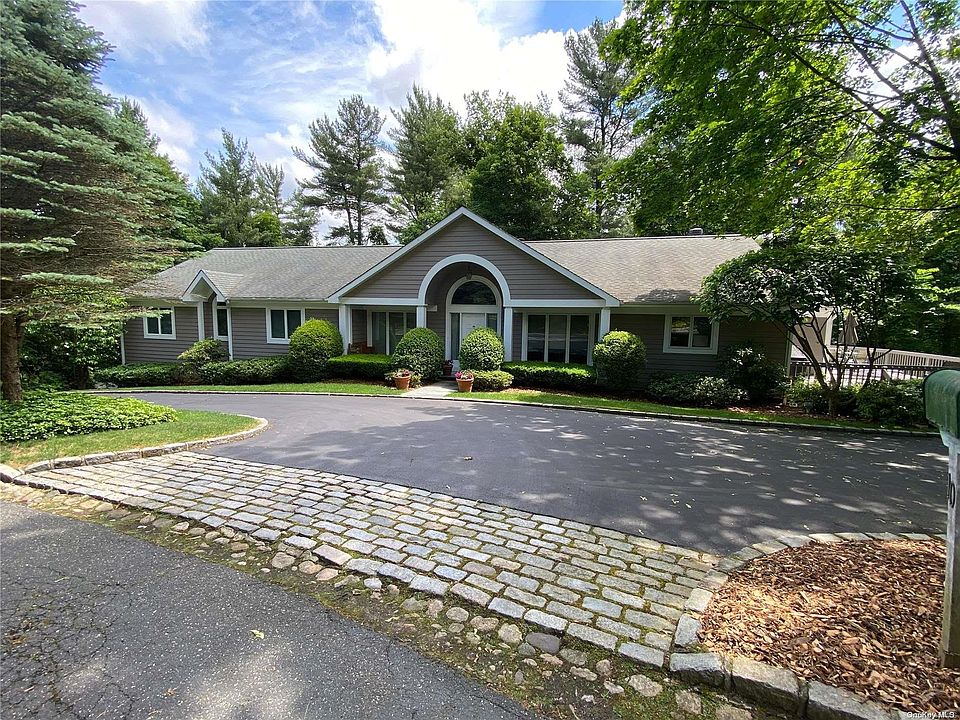 1st image of 10 Woodstock Court