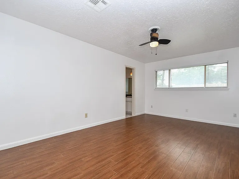 7714 Eichler Dr — Photo 17