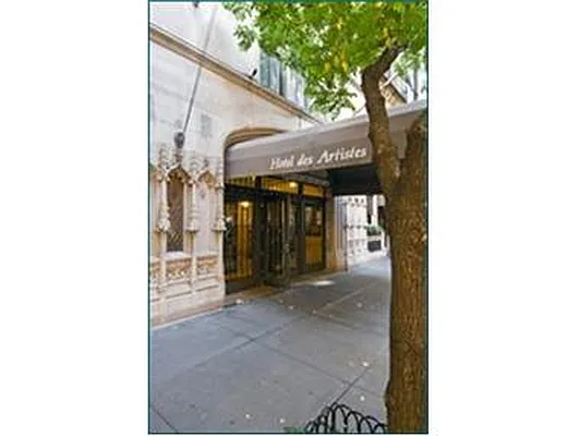 Sold by Douglas Elliman | media 18