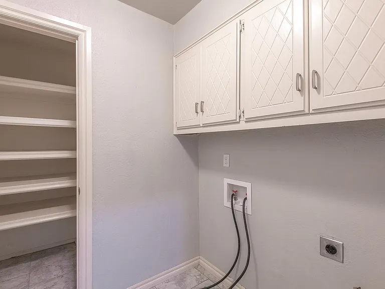 1321 Kelly Park Rd — Photo 10