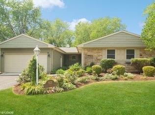 921 Shady Grove Ln, Buffalo Grove, IL 60089
