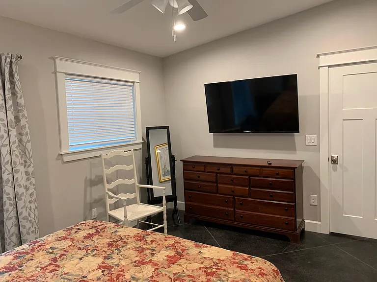 3403 Saxon Dr — Photo 35