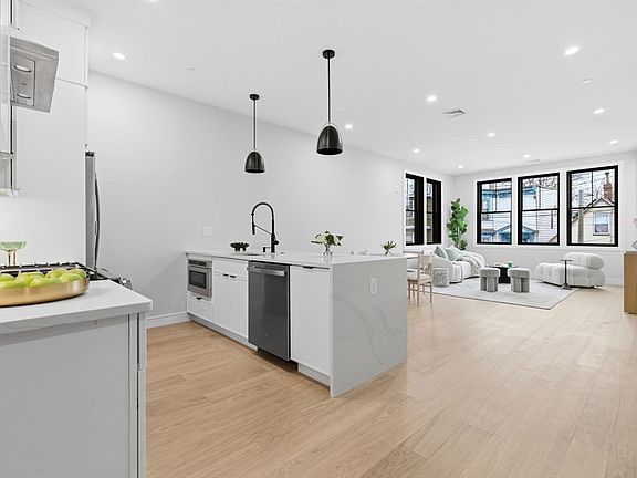 4th image of 66 Homer St #1