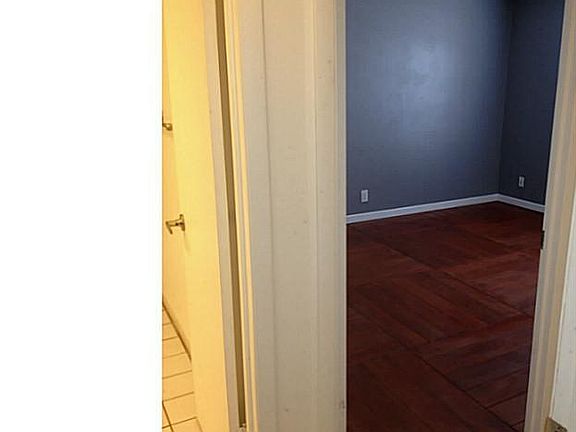 French Quarter in Plantation, Florida:  Tranquility Awaits!