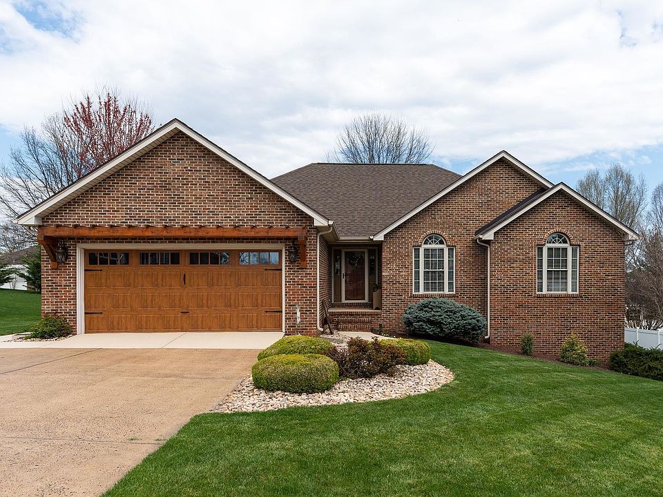 1st image of 210 Northview Dr