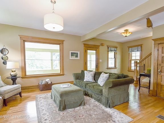 4th image of 3857 N Kilbourn Ave