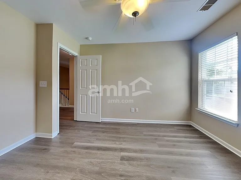 111 Graduate Ln — Photo 20