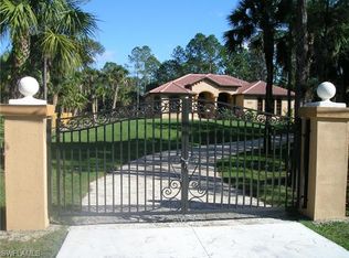 140 3rd St SW, Naples, FL 34117