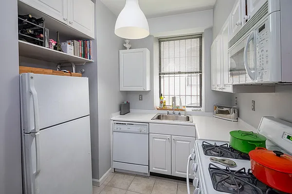 Sold by Stribling | media 3