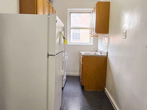 2nd image of 711 Walton Ave APT 3K