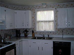 4th image of 23 Parkdale Dr