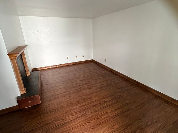 5th image of 3217 11th Ave S Unit 8