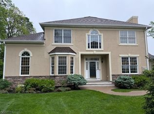 20 Brown Ct, Chester, NJ 07930