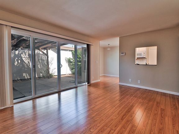 4th image of 2947 McKinley Dr