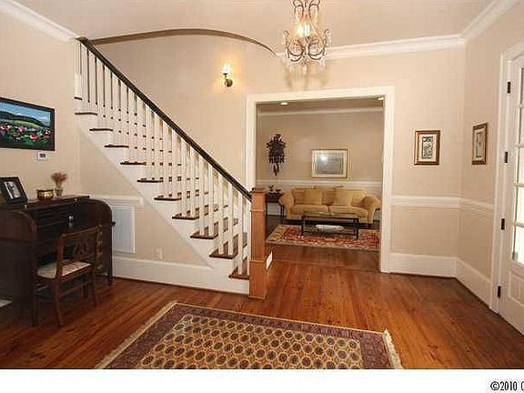 2nd image of 928 Jefferson Dr