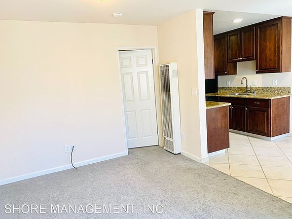 2nd image of 1537 Linwood St