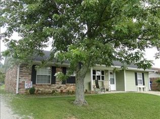 205 Forum Dr, Whiteland, IN