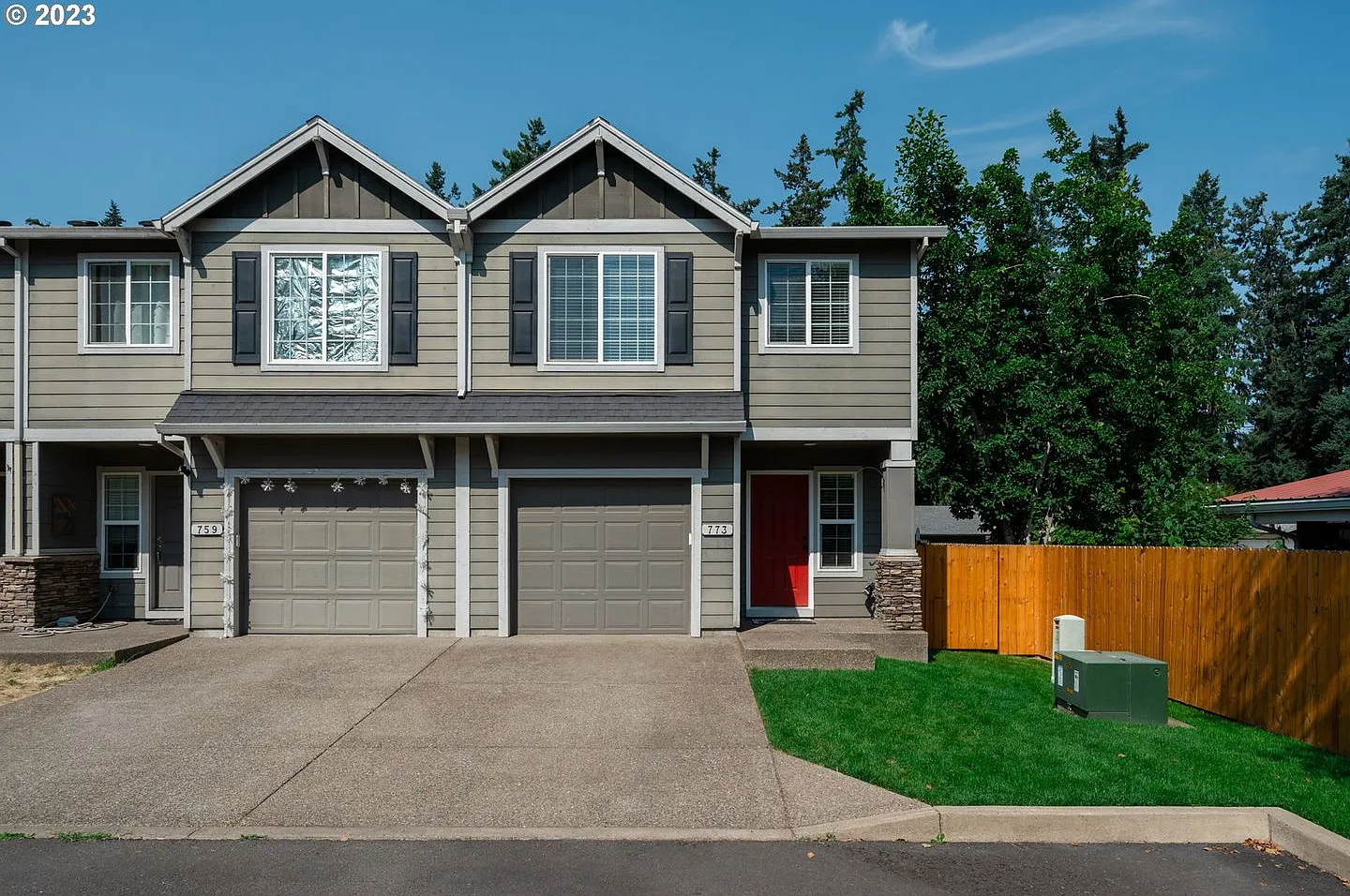 Stunning townhouse in Canby- 3 bed / 2.5 bath , garage, AC — Photo 1