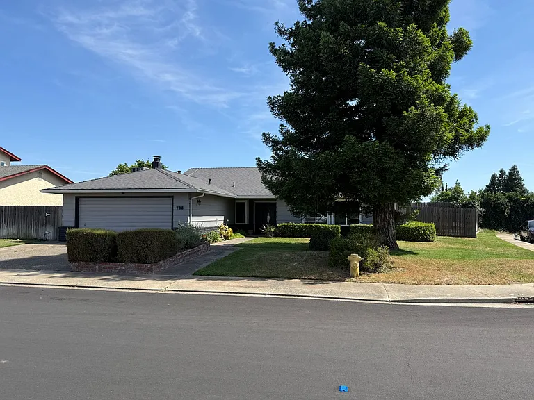 708 Meadow Way — Photo 1