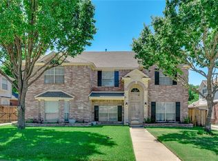 301 Laurel Springs Dr, Desoto, TX 75115