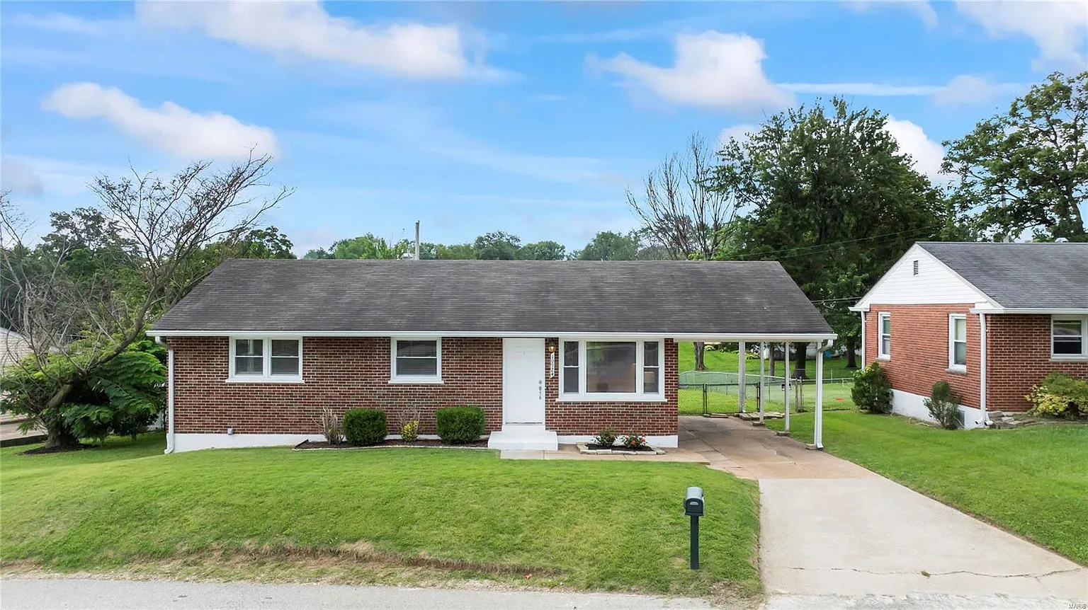 10924 Tesson Ferry Rd photo 1