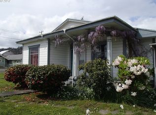 607 Ash St, Myrtle Point, OR 97458