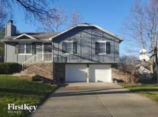 410 SW Pine Ridge Dr, Lees Summit, MO 64081