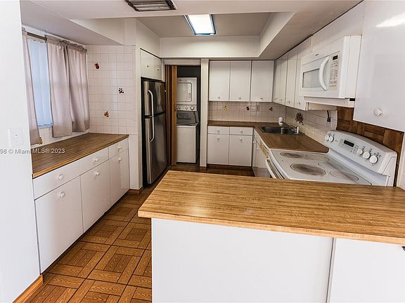 2nd image of 8775 Park Blvd APT 302