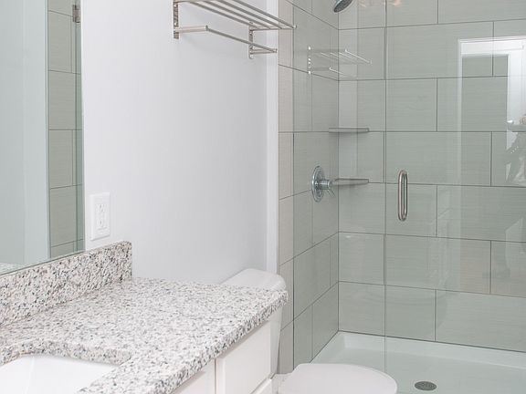 5th image of 415 Grand Ave #1