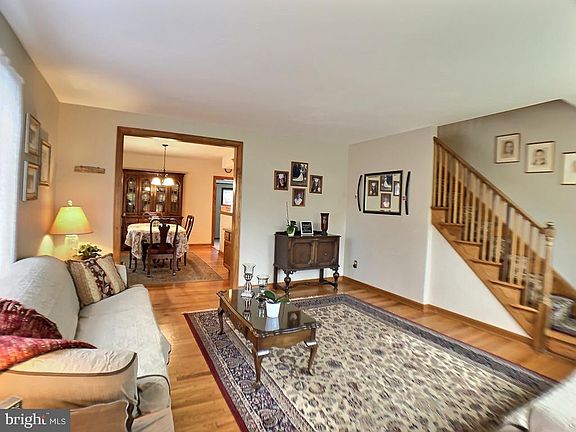 2nd image of 1040 Agnew Dr