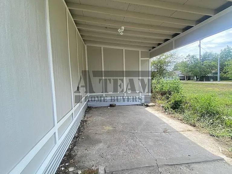 113 W Mount Vernon St — Photo 21