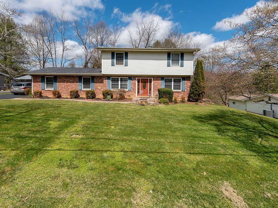 1st image of 452 Brookwood Dr