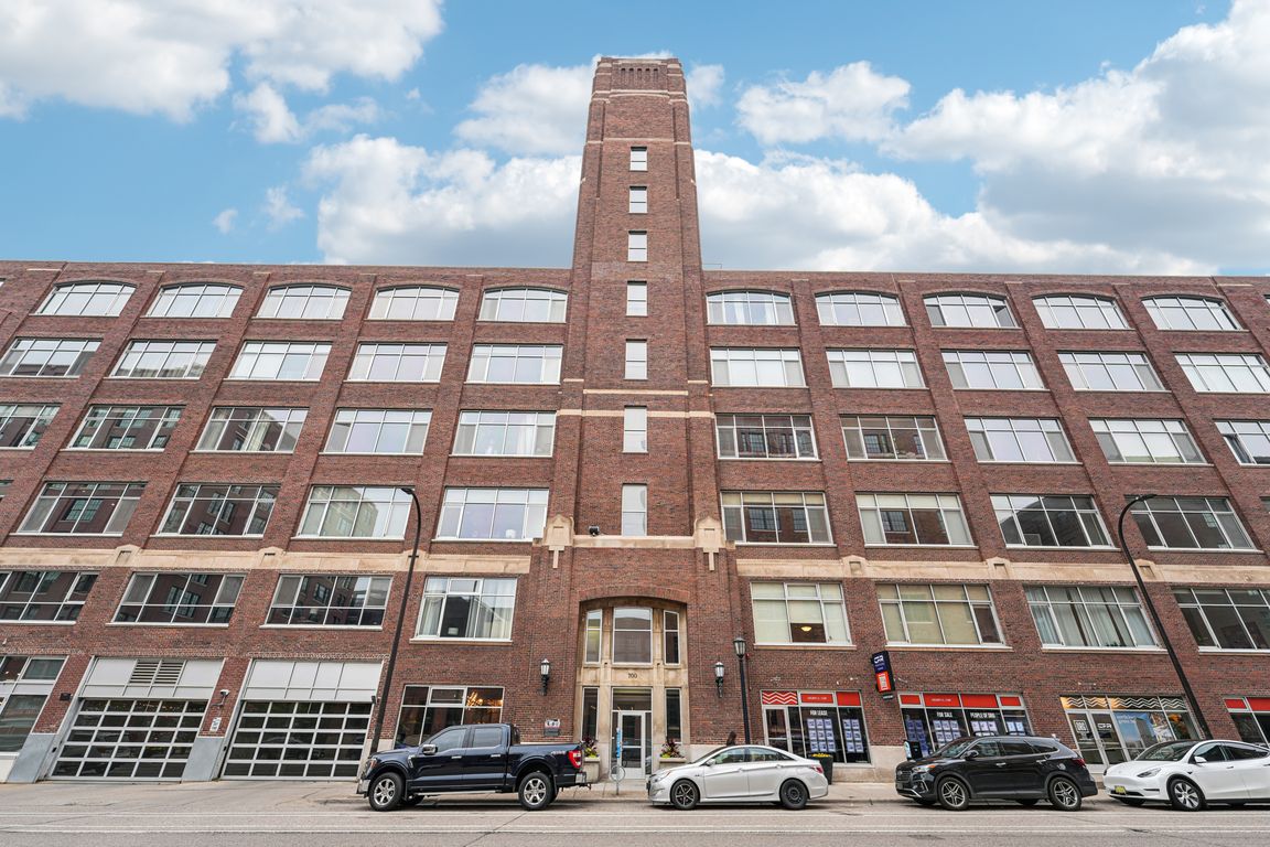 Washington Ave-1206-001.jpg