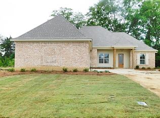 192 Catherine Blvd, Clinton, MS 39056