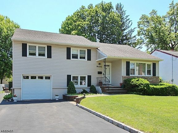 4th image of 19 Chester Lang Pl