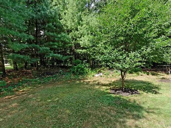 4th image of 21 Chesterfield Dr