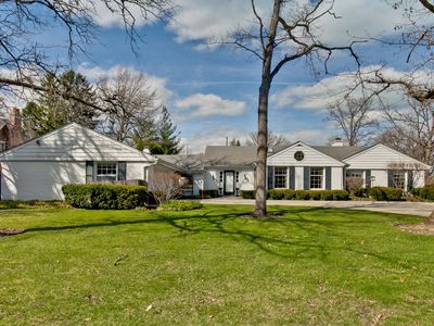 810 E Illinois Rd, Lake Forest, IL, 60045