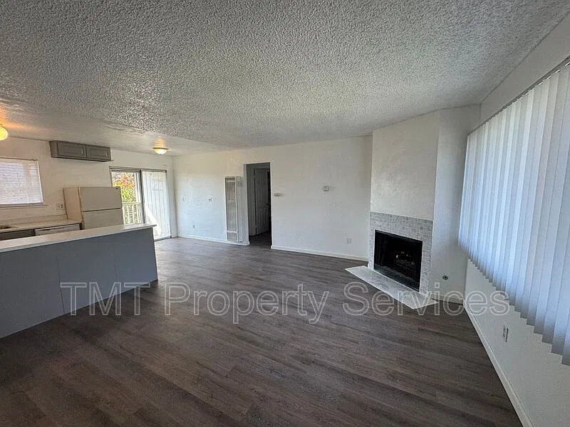 2 bed, 1.0 bath, $1,250 — Photo 3