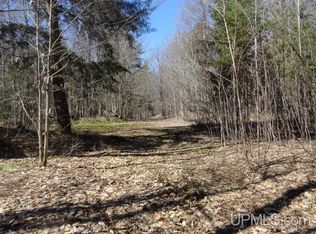 Crossover Rd, Munising, MI 49862