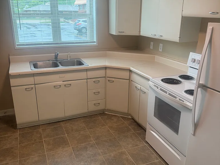 101 W Canedy St #25 — Photo 4