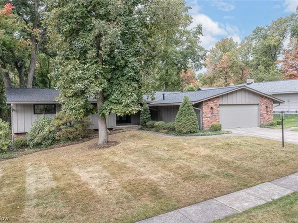 19791 Deer Run Ln, Strongsville, OH 44149